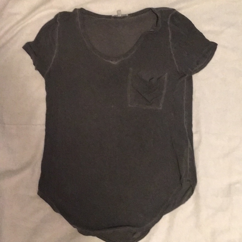 Short sleeve, distressed, pocket tee!